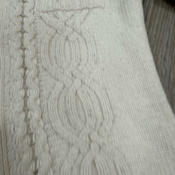 Size small Cardigan, very cute with the toggle buttons - Picture 7 of 9